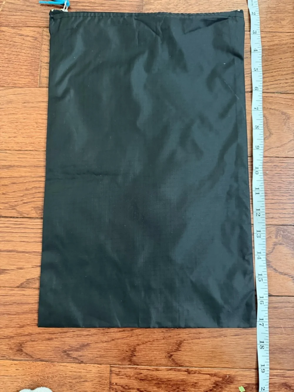 GGDB Sneakers  Dust Bag in Black - Picture 3 of 3